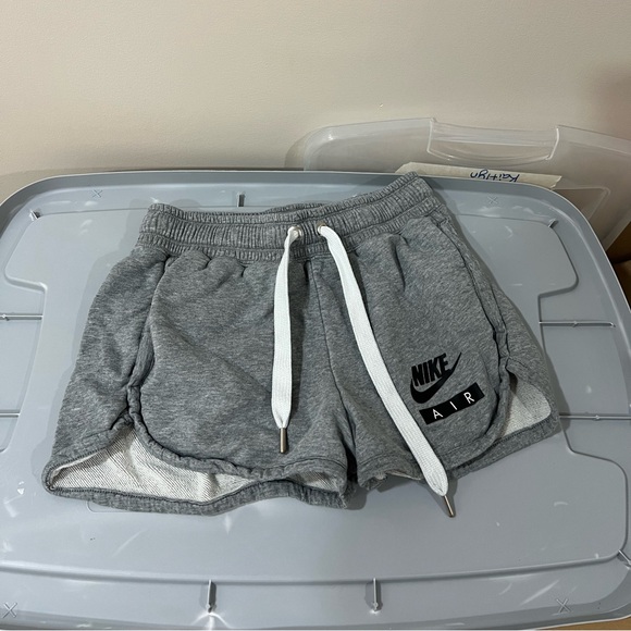 Nike women’s short - Picture 1 of 1